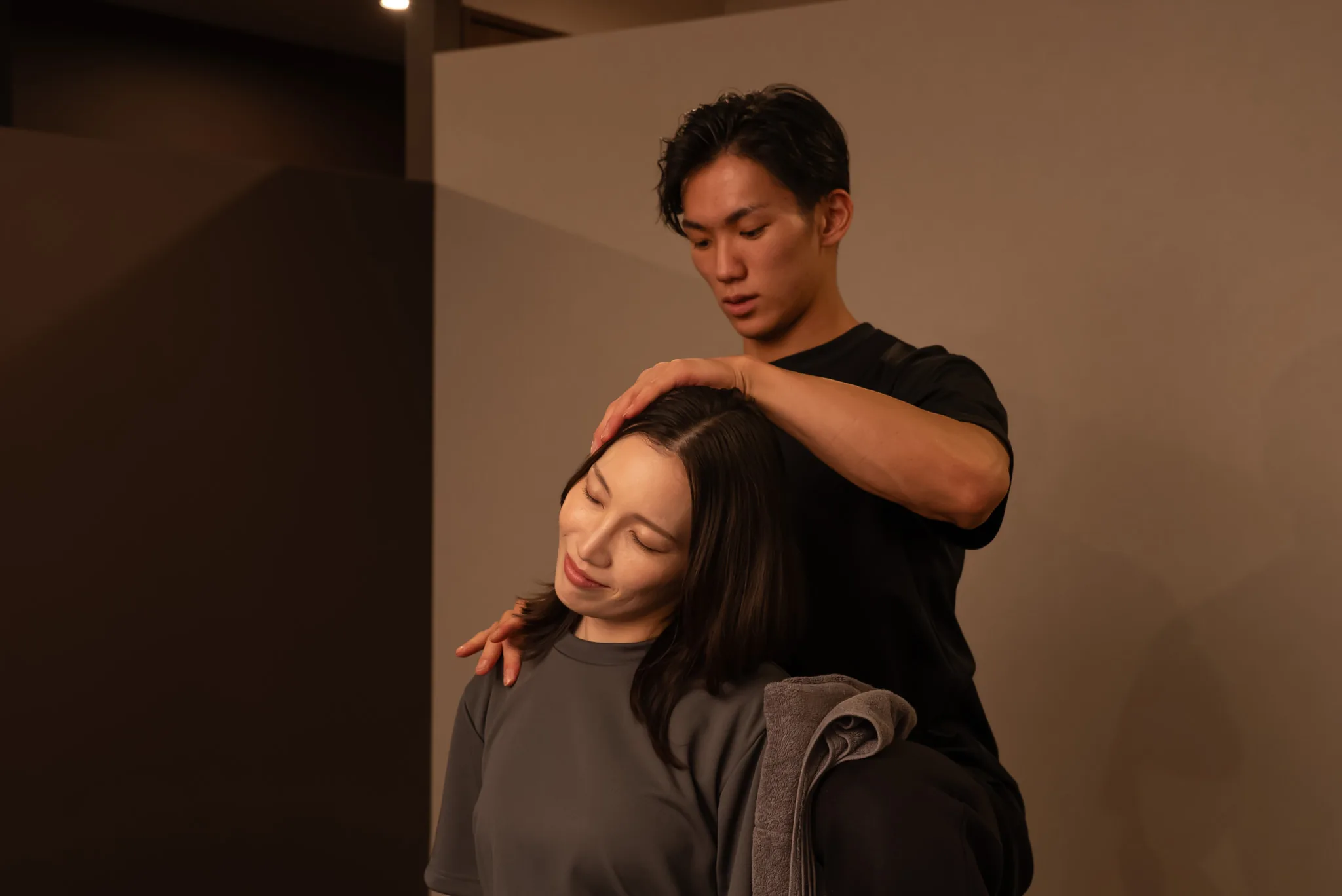 肩まわりのストレッチ施術